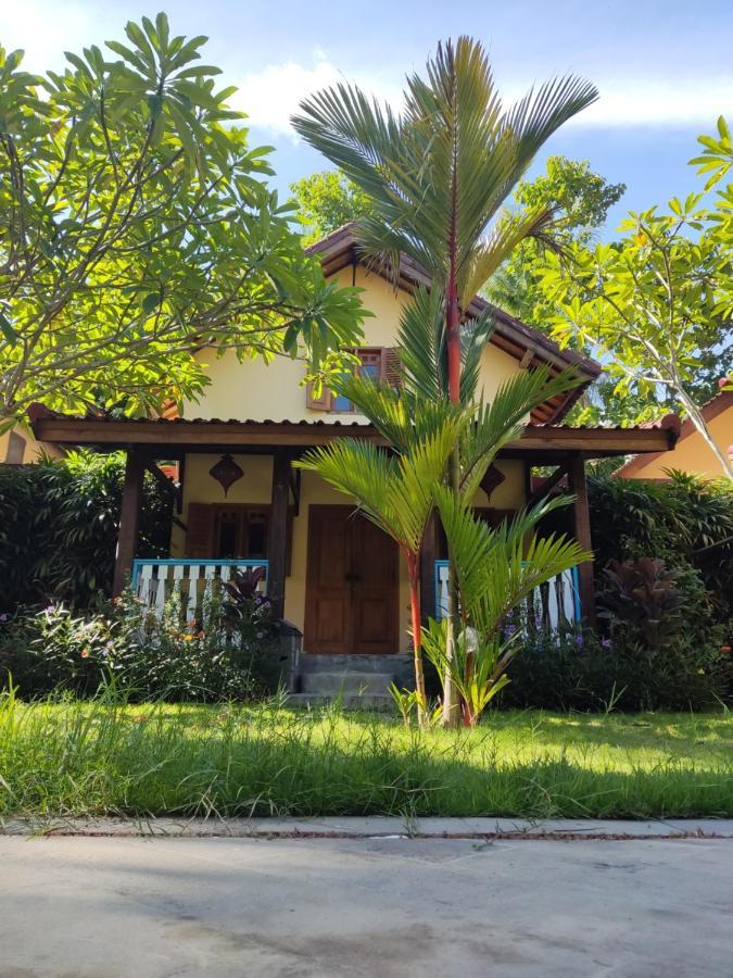 Botchan Hostel Kuta  Extérieur photo