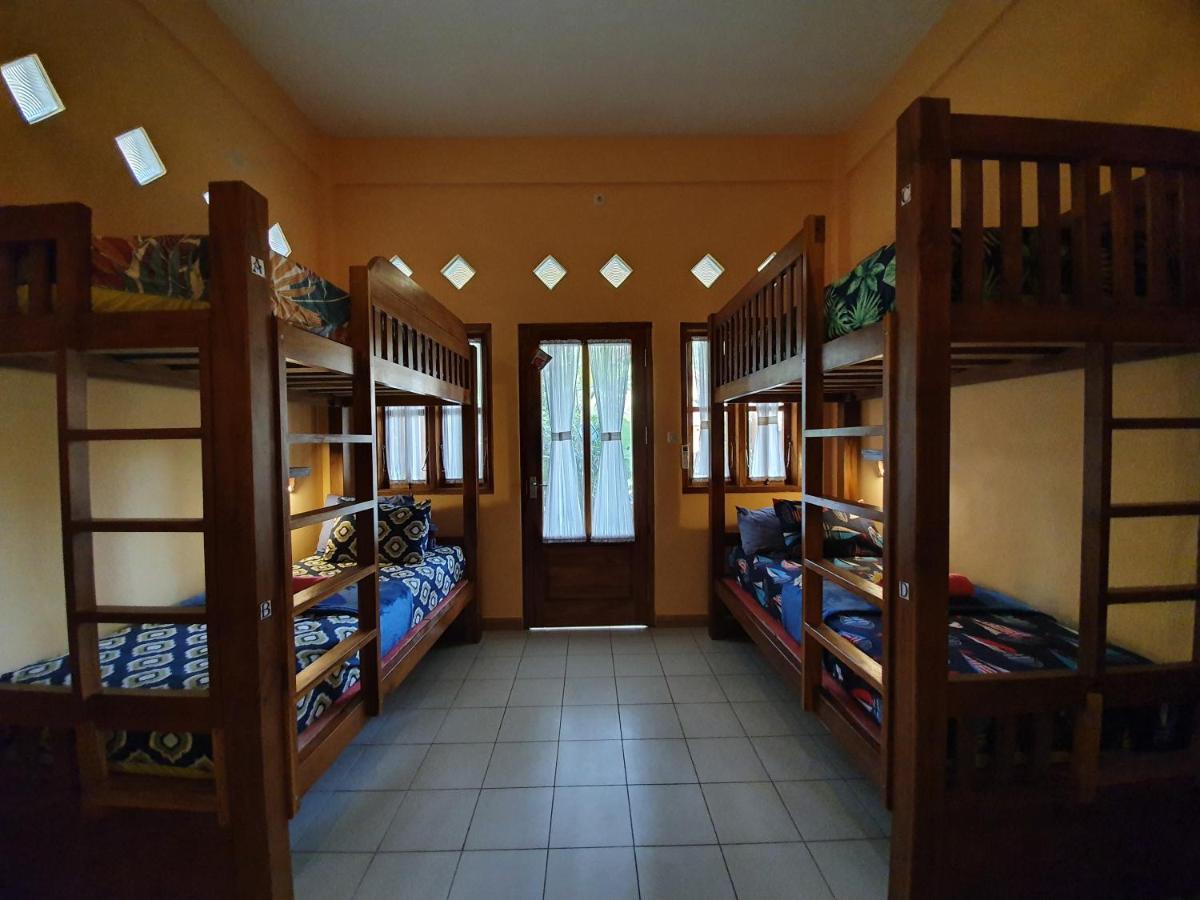 Botchan Hostel Kuta  Extérieur photo