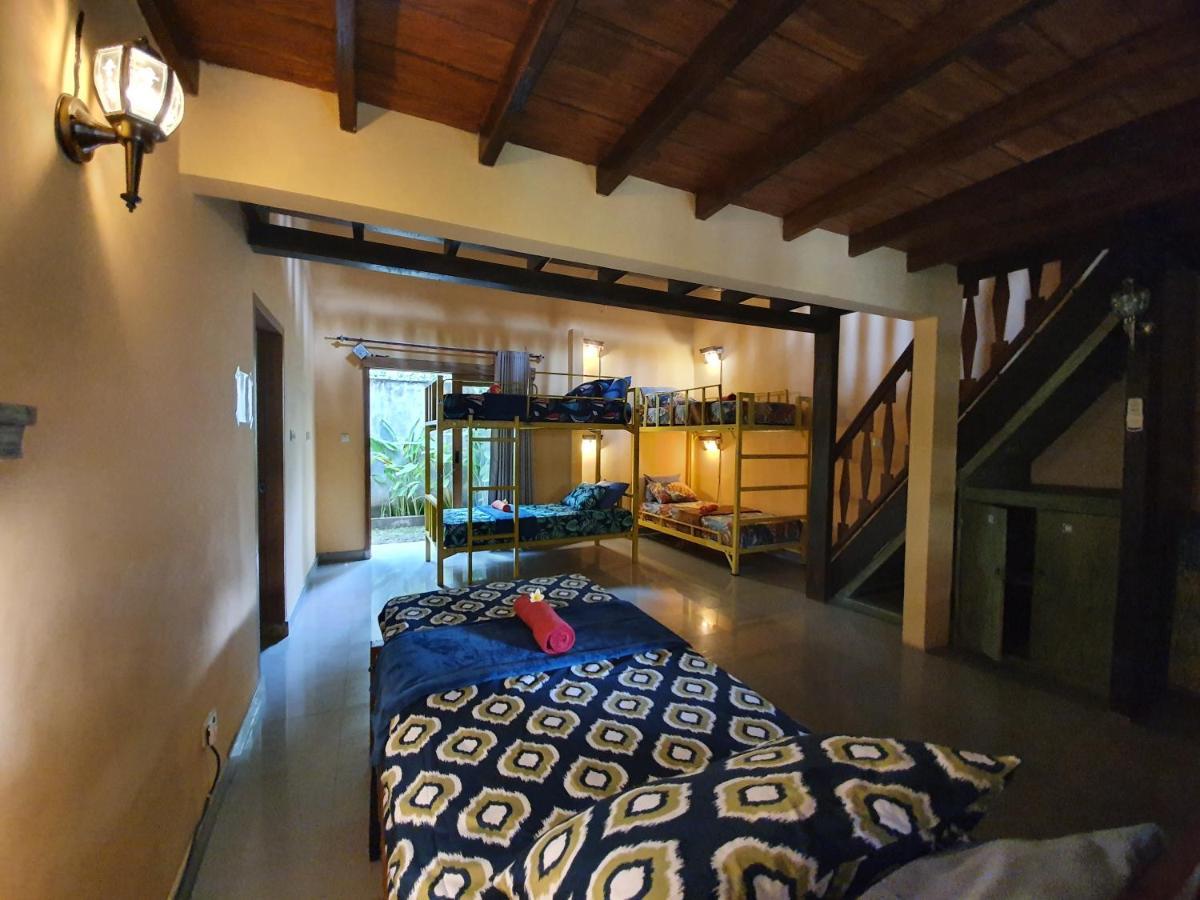 Botchan Hostel Kuta  Extérieur photo